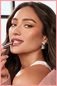 Maybelline New York Lifter Glaze Shea Yağı ve Hyalüronik Asit İçeren Renkli Dudak Balmı - 02 Pink Drip - 7