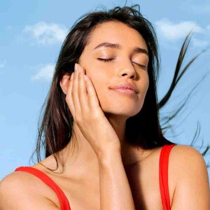 Nuxe Sun Light Fluid (Hafif Dokulu) Güneş Koruyucu Yüz Kremi SPF50 50 ml - 4